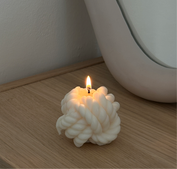 Knot candle