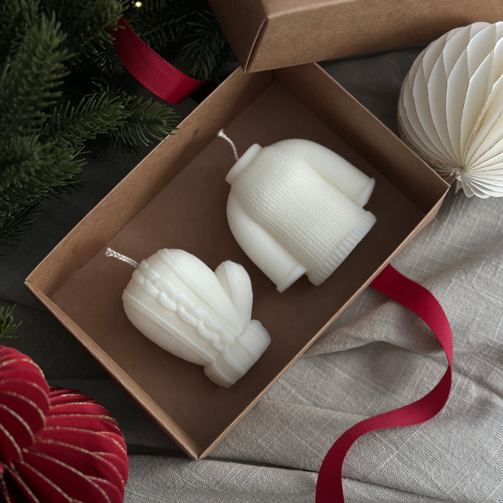 2 COSY KNITTED CANDLES - GIFT SET
