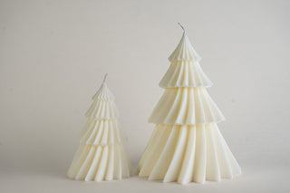 Christmas Tree Candle piccola e grande a confronto, candele albero di Natale a balze spiralate color avorio