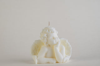 Baby Angel Candle, candela a forma di angioletto con ali, bomboniera per battesimo, color avorio, vista frontale